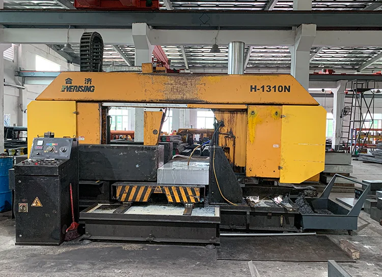 Heavy-Duty Horizontal Band Saw for Mold Steel Cutting